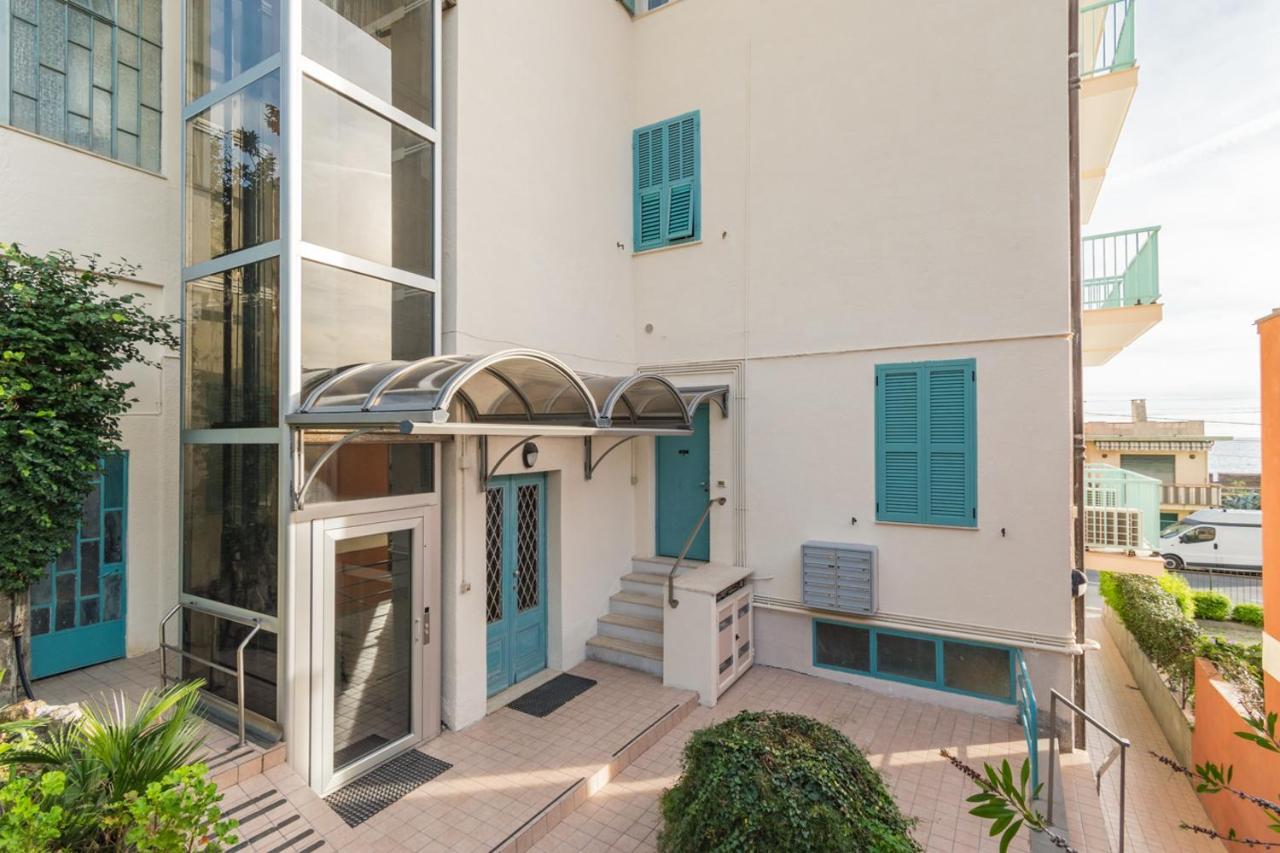 Casa Acqua Marina - 1 Min From The Sea, Wi-Fi & Air Conditioning, Sea View Balcony Bordighera Exterior foto