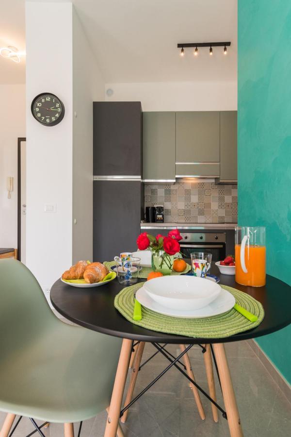 Casa Acqua Marina - 1 Min From The Sea, Wi-Fi & Air Conditioning, Sea View Balcony Bordighera Exterior foto